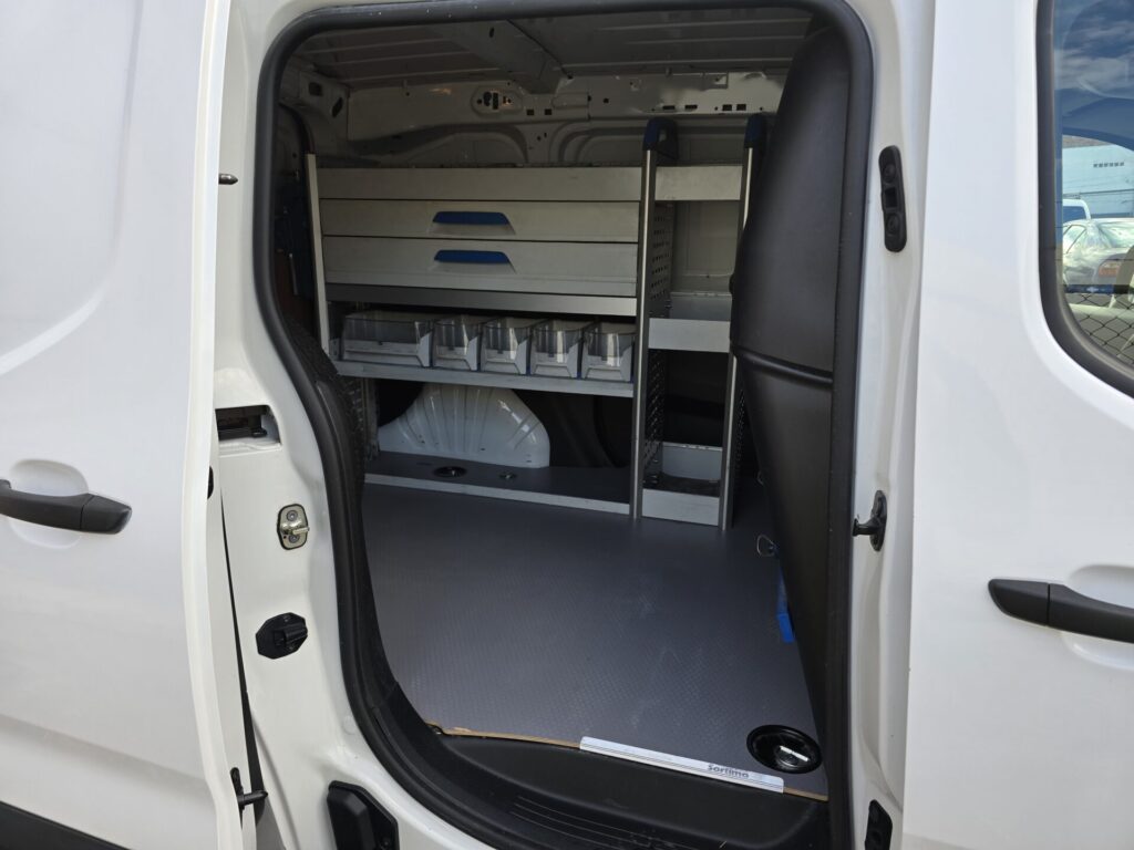 Peugeot Partner 4x4 Dangel (9)