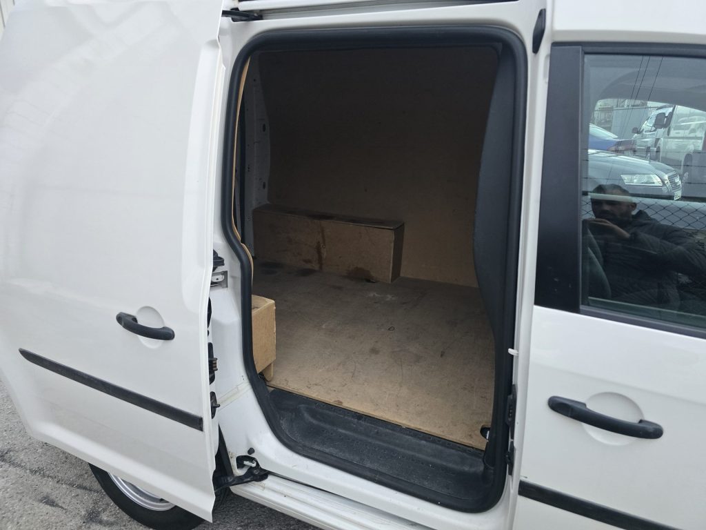 Volkswagen Caddy TDI (9)
