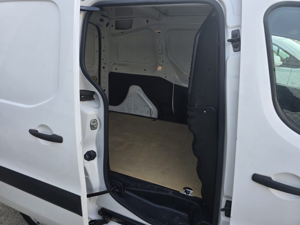 Peugeot Partner 16HDI (9)
